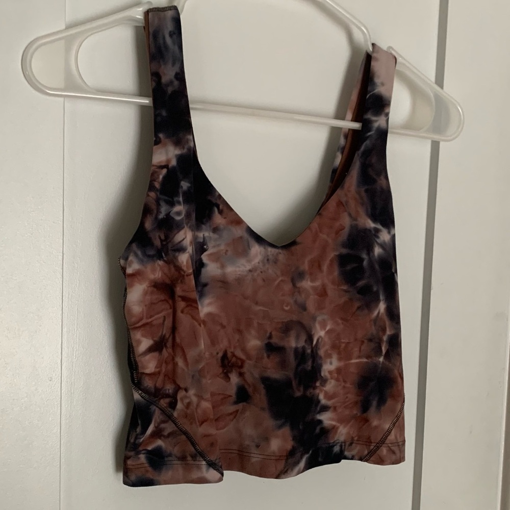 19. Size 2 LULULEMON Diamond Dye Align Tank